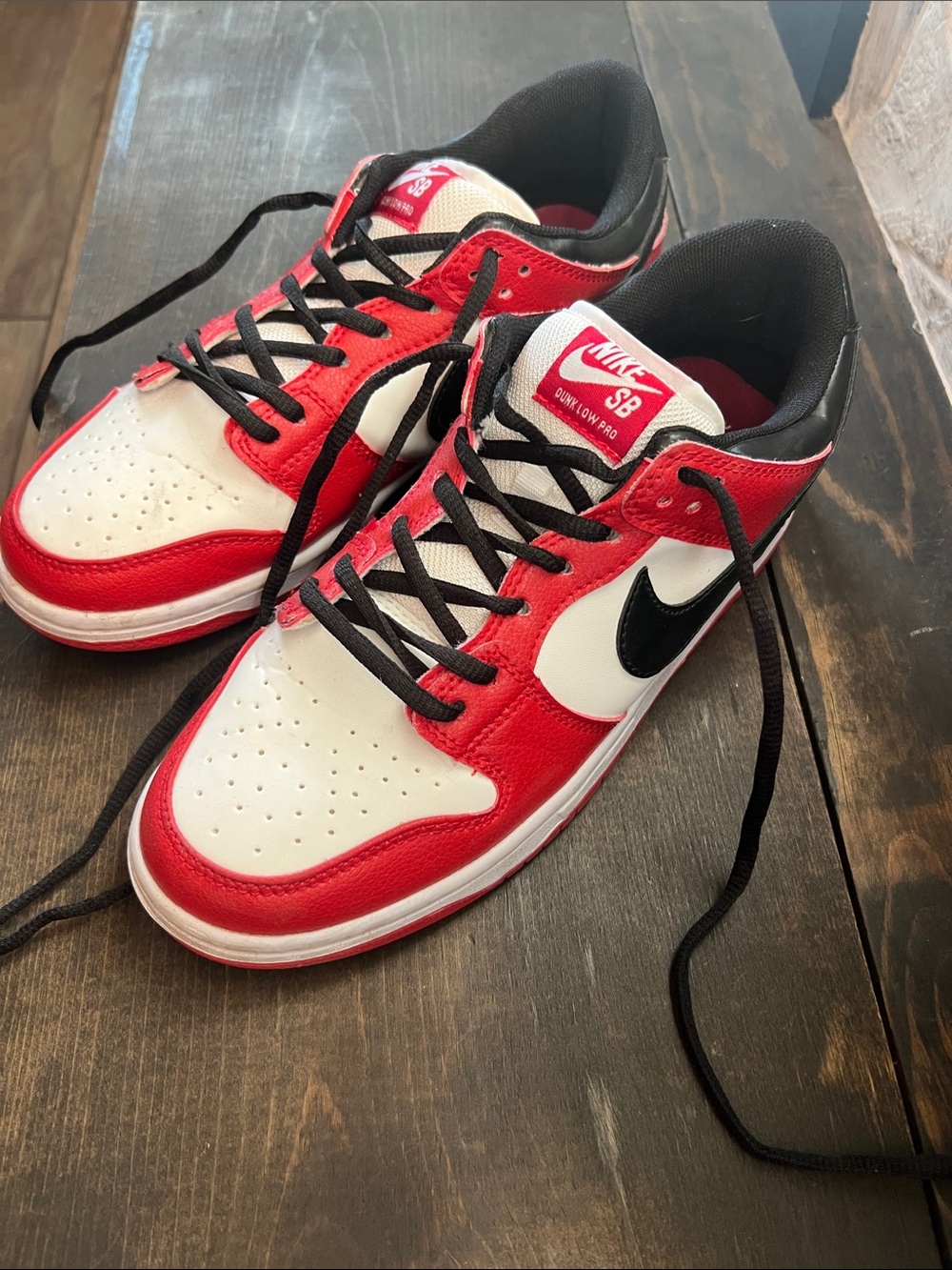 Nike Red White Black Low-Profile Skate Sneakers